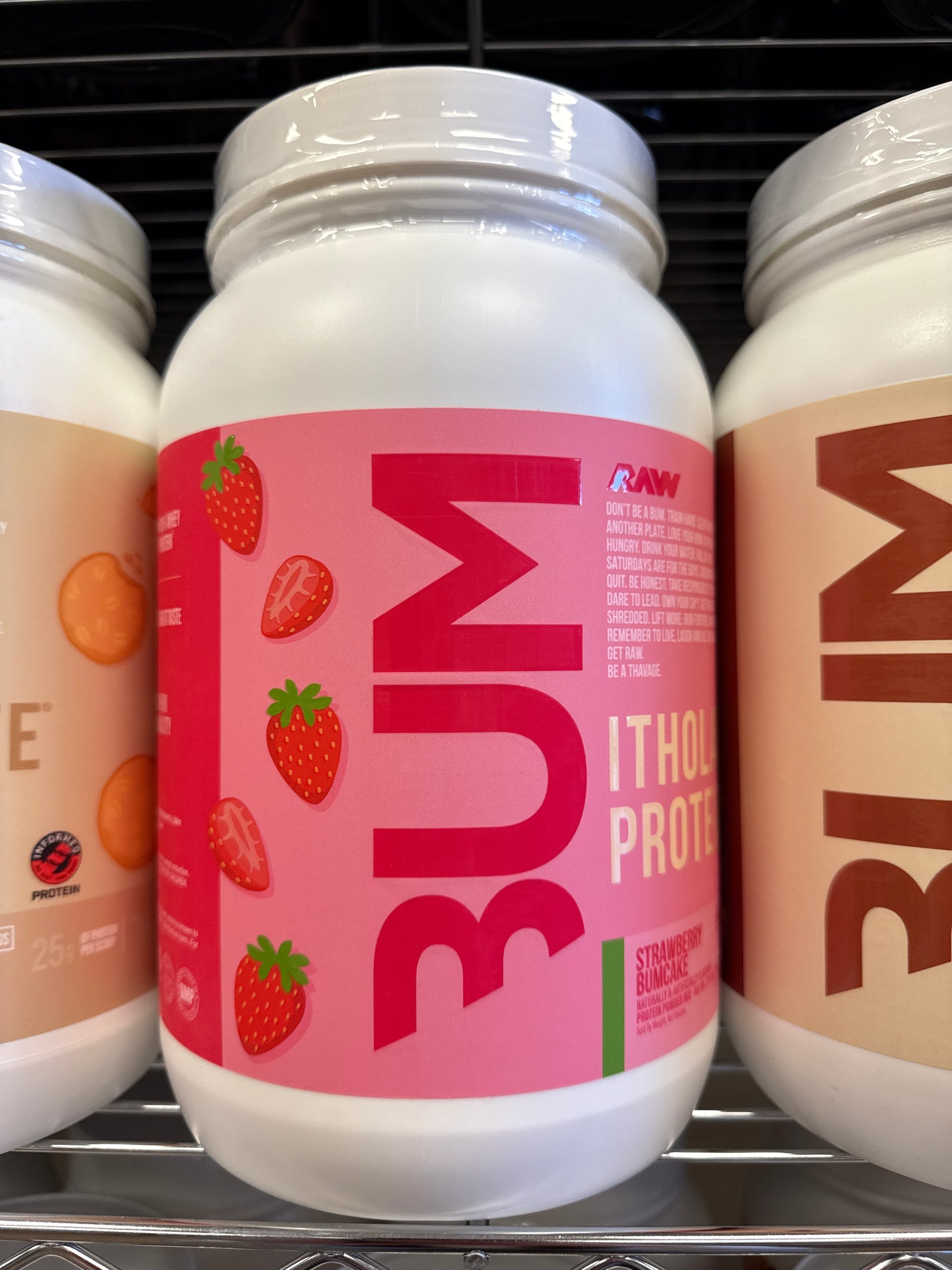Bum Raw Itholate Protein Strawberry Bumcake